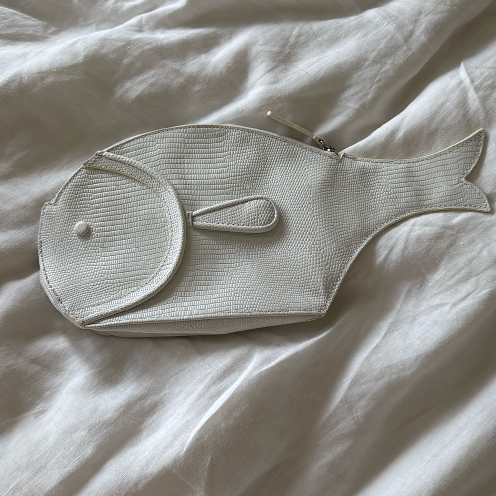 STAUD Pesce leather clutch